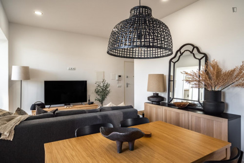 Very elegant 2-bedroom apartment in Campolide - Gallery - 24