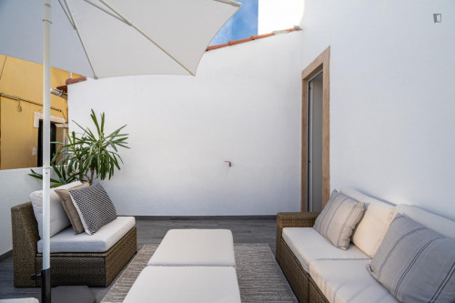Very elegant 2-bedroom apartment in Campolide - Gallery - 6