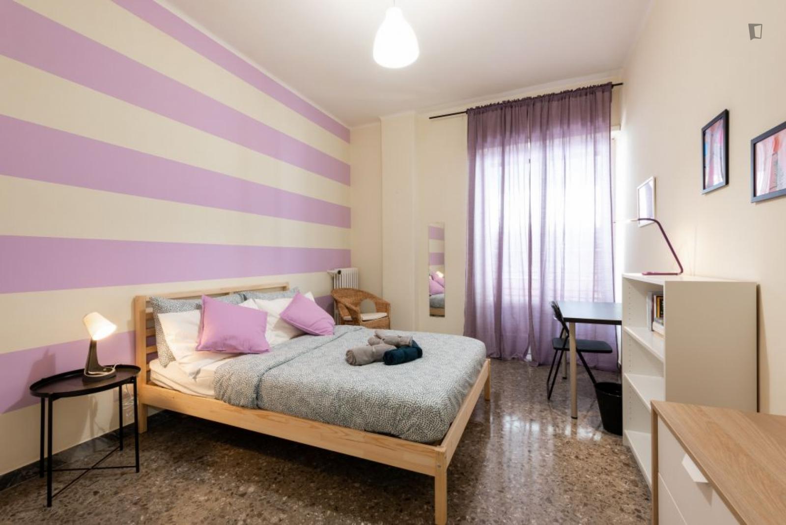 Charming Double Bedroom In A 4-Bedroom Apartment Near Bari F. Crispi Metro Station - 1