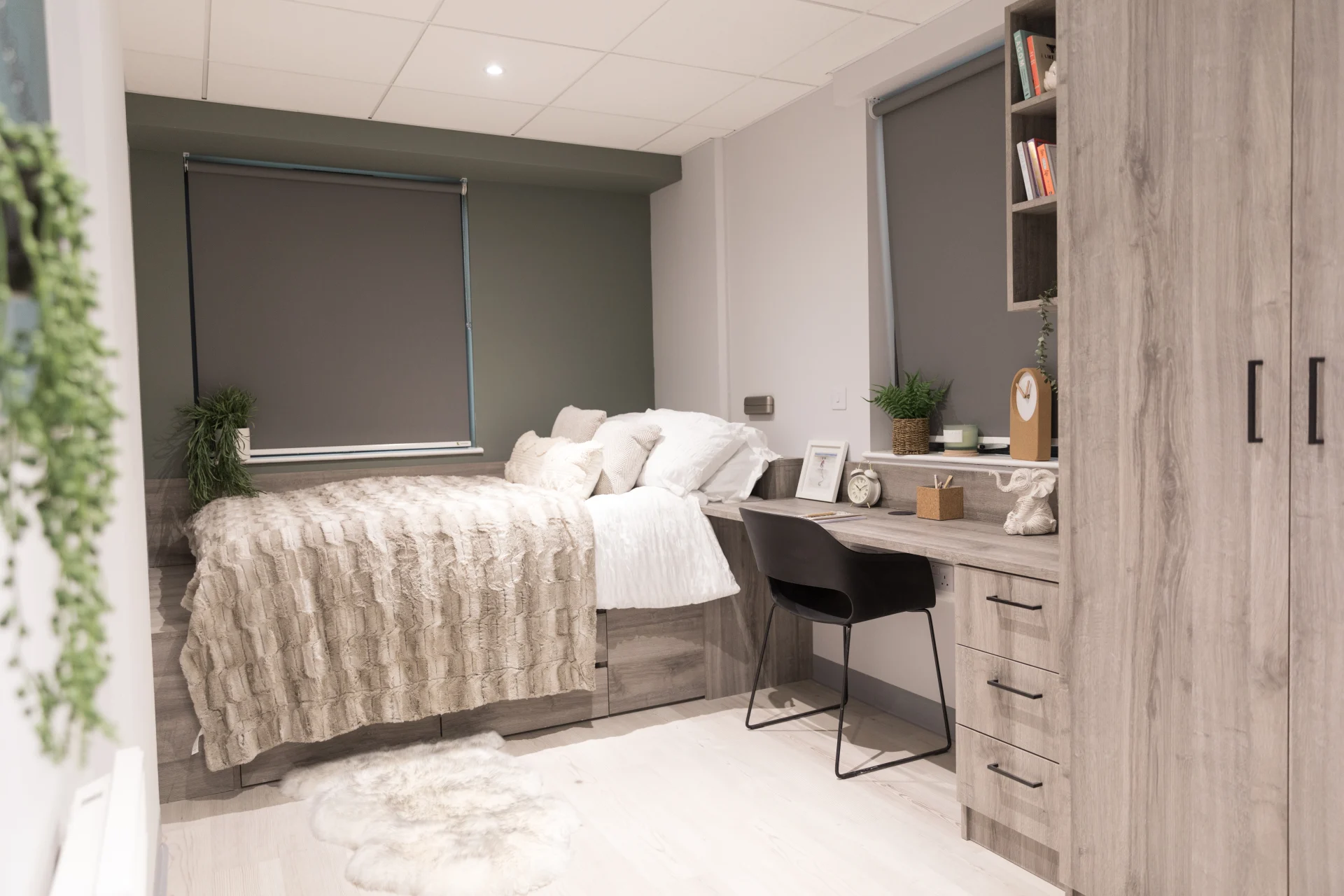  Standard En-Suite  -  Crown Place  - Gallery -  1