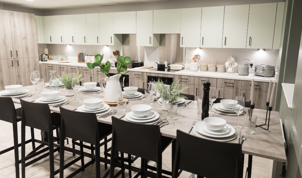  Large En-Suite  -  Crown Place  - Gallery -  7