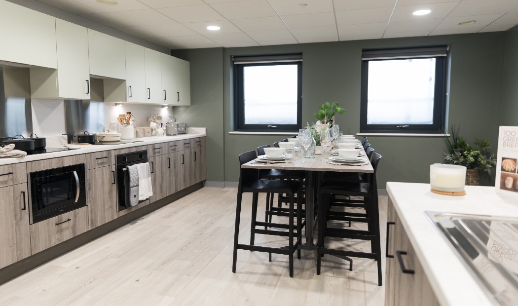  Large En-Suite  -  Crown Place  - Gallery -  3