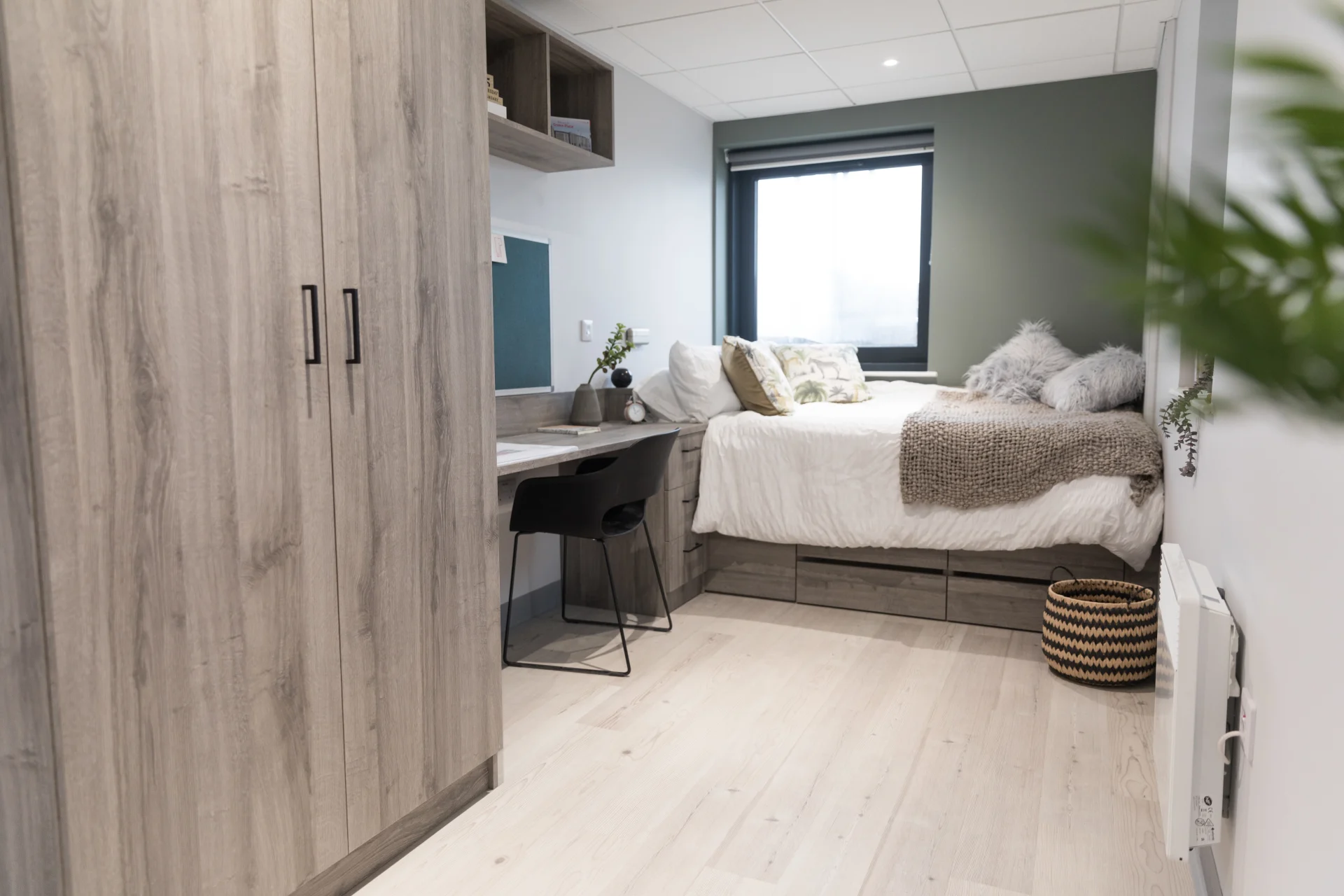  Deluxe En-Suite  -  Crown Place  - Gallery -  2