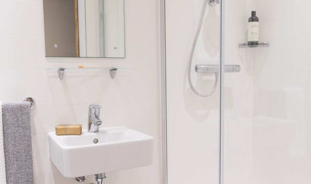  Classic En-Suite  -  Crown Place  - Gallery -  5