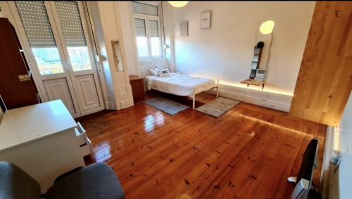 Single bedroom, with balcony, near Universidade de Coimbra
