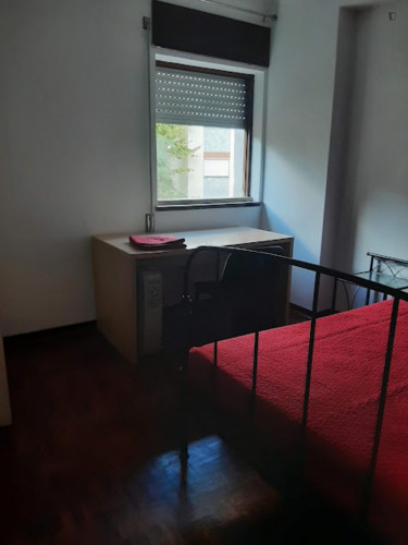 Homely double bedroom near Escola Superior de Educação