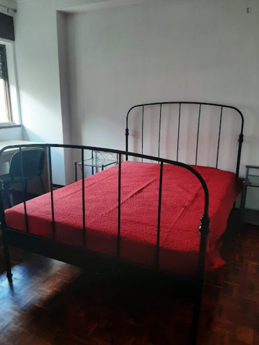 Homely double bedroom near Escola Superior de Educação