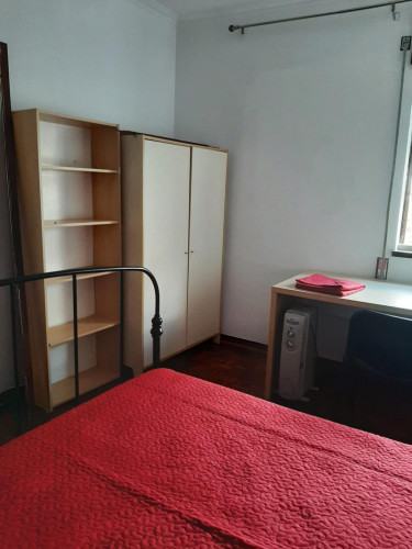 Homely double bedroom near Escola Superior de Educação