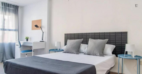 Double bedroom near the Xàtiva metro