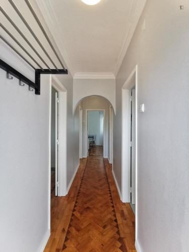 Welcoming 2-bedroom apartment in Graça