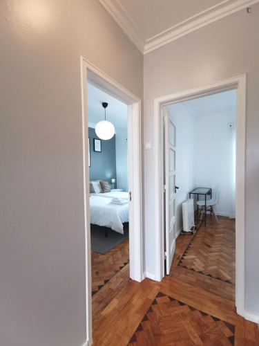 Welcoming 2-bedroom apartment in Graça - Gallery - 5