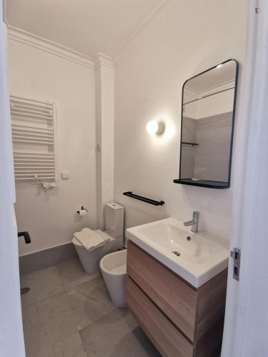 Welcoming 2-bedroom apartment in Graça - Gallery - 20