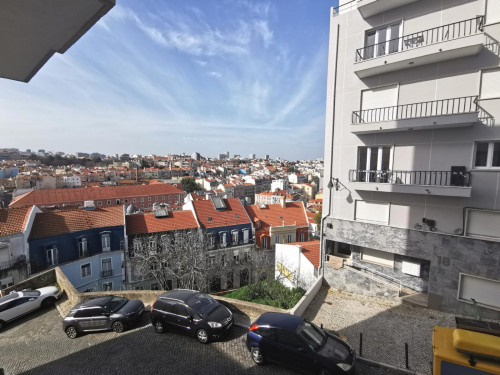 Welcoming 2-bedroom apartment in Graça - Gallery - 12