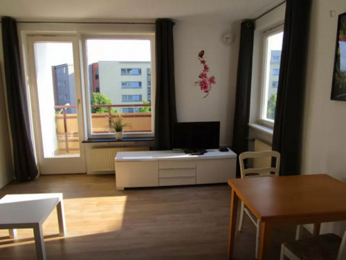 Modern double bedroom close to Paracelsus-Bad metro station - Gallery - 10