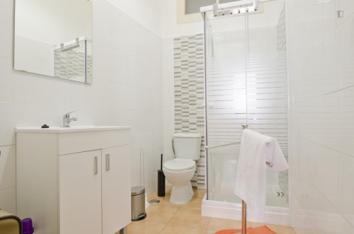 Fancy double bedroom minutes away from Instituto Superior de Agronomia - Gallery - 18