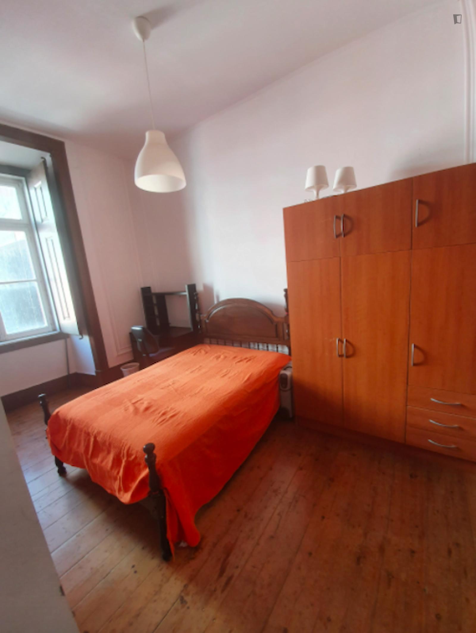 Fancy Double Bedroom Minutes Away From Instituto Superior De Agronomia - 1