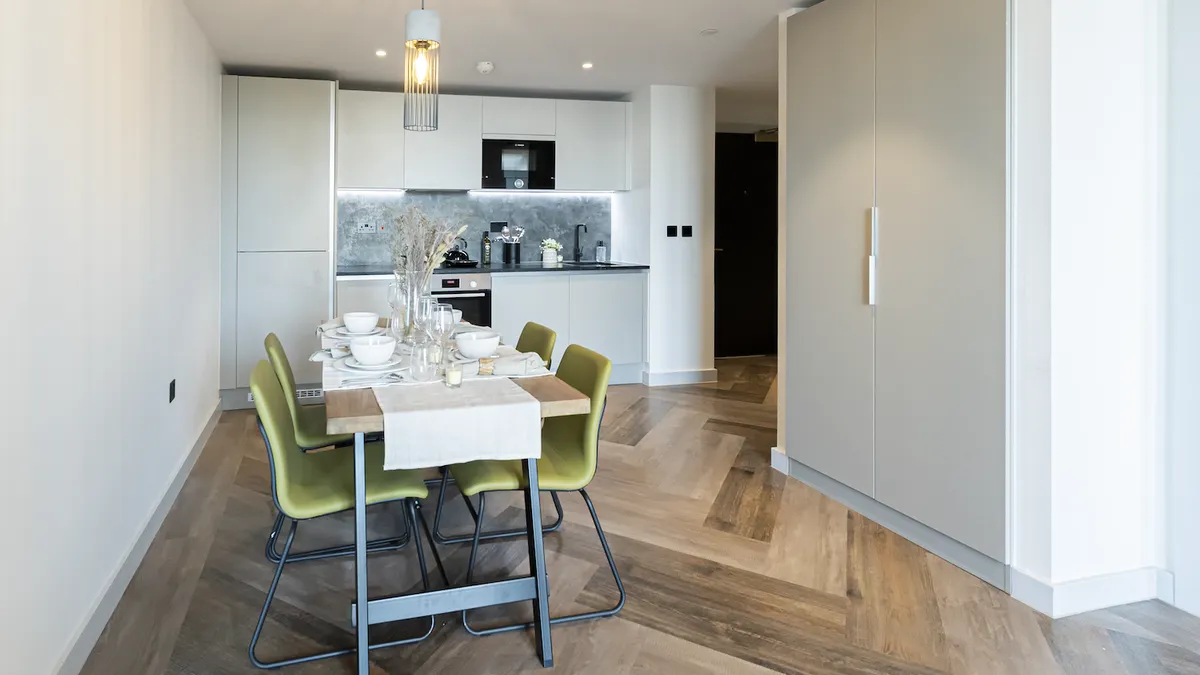  Large 3-Bedroom Apartment  -  Ancoats Gardens  - Gallery -  2