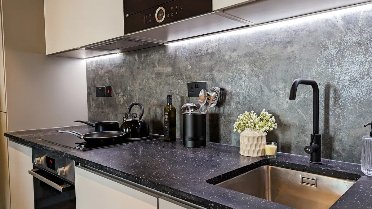  Large 3-Bedroom Apartment  -  Ancoats Gardens  - Gallery -  4