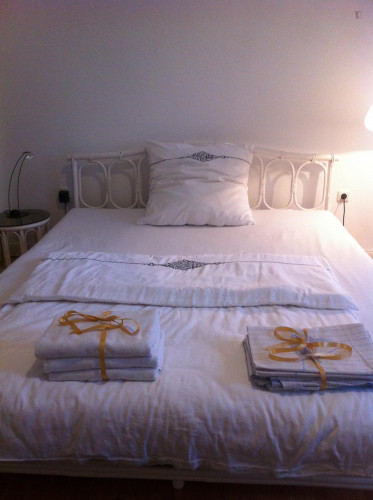 Comfy double bedroom close to U Hohenzollernplatz metro station - Gallery - 17
