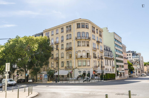 Bright double bedroom in Avenida da Liberdade