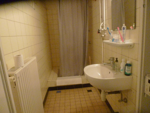 2 beds bedroom in shared 4-bedroom co-living apartment