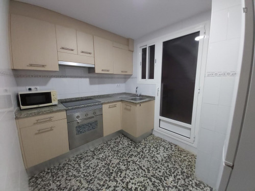 Very comfy double bedroom near the Ayora metro