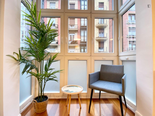 Excellent double bedroom in a 5-bedroom flat, in Abando - Gallery - 13