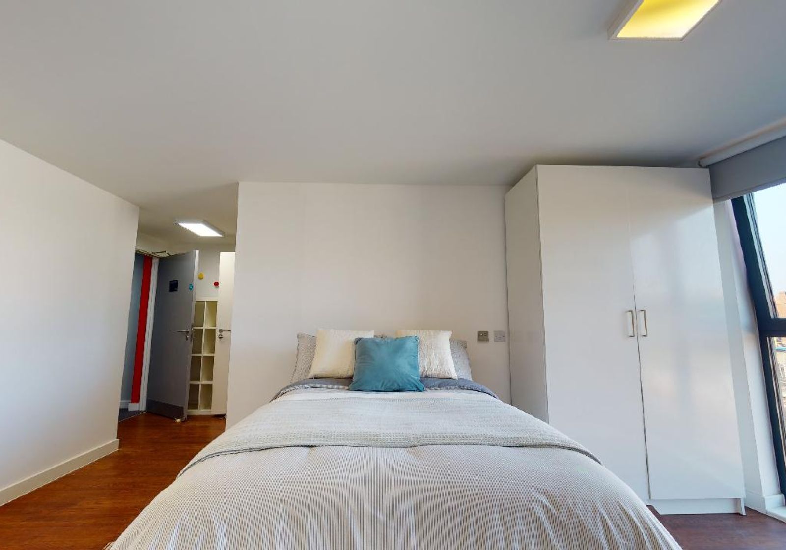  Diamond Studio Plus  -  iQ Brighton  - Gallery -  5