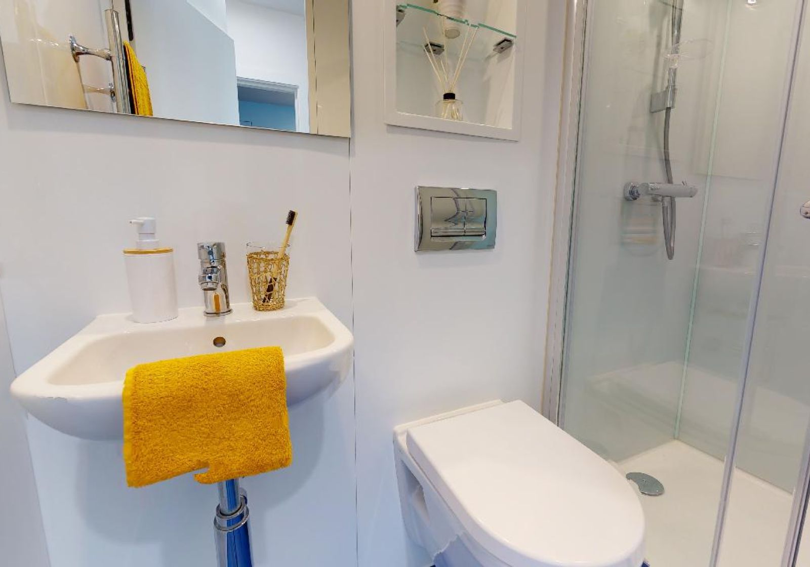  Gold Studio  -  iQ Brighton  - Gallery -  2