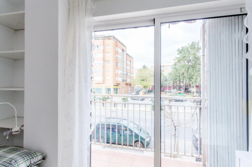 LUXURIOUS, cozy, large, full equiped, services included and a monthly clean