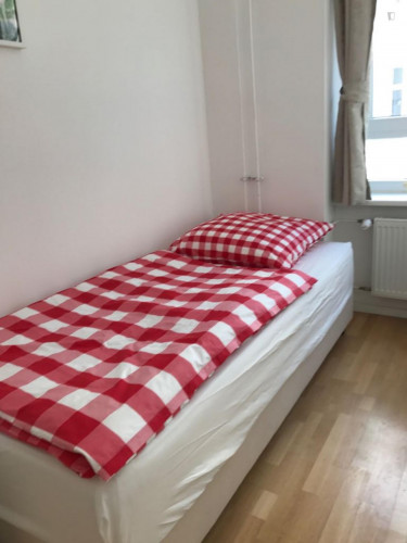 Bright single bedroom in a 7-bedroom flat in Schöneberg - Gallery - 17