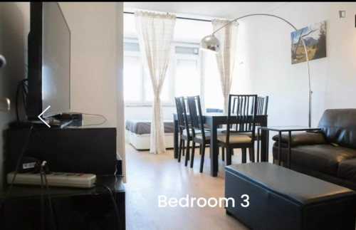 Spacious double bedroom in trendy Alvalade - Gallery - 12