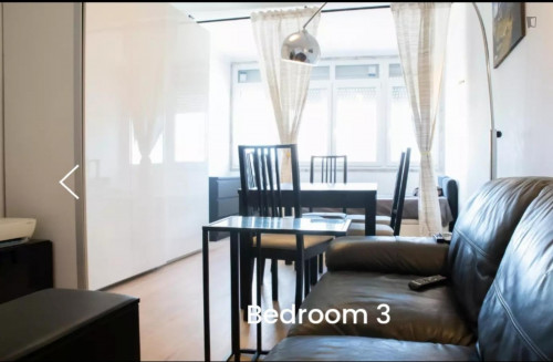 Spacious double bedroom in trendy Alvalade - Gallery - 15