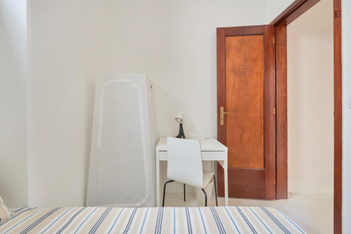 Comfortable single bedroom near the Saldanha metro