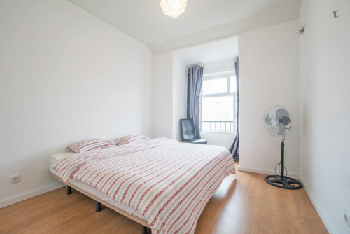 Clean Twin bedroom in hostel in Baixa