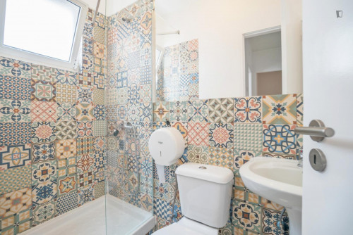 Clean Twin bedroom in hostel in Baixa - Gallery - 11