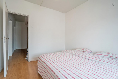 Clean Twin bedroom in hostel in Baixa