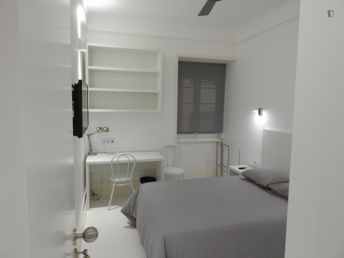 Restful double bedroom in Saldanha