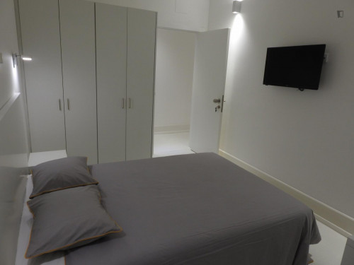 Restful double bedroom in Saldanha