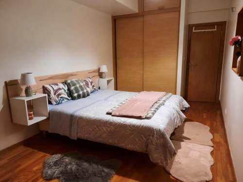 Double bedroom next to Instituto Superior Técnico
