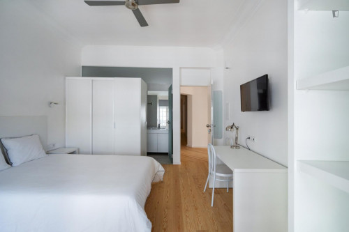 Shiny double ensuite bedroom in Saldanha