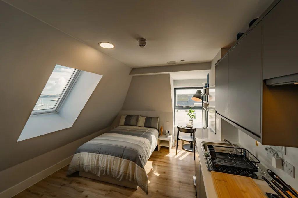 Second Floor Studio (Courtyard View) - 52