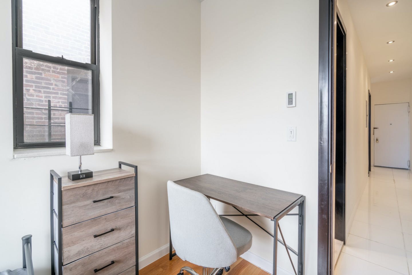  Medium Room W/ Desk And AC (801)  -  Stunning Bright Complex w/ Terrace + Coworking  - Gallery -  3