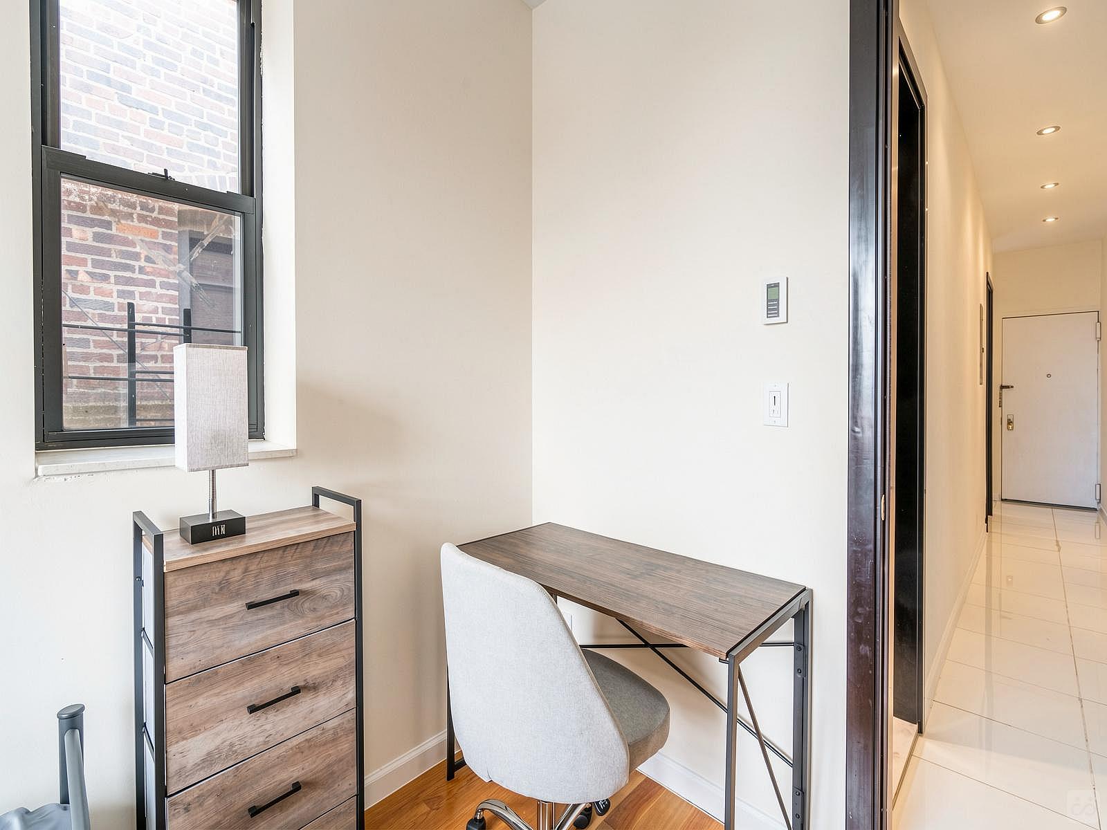  Medium Room W/ Desk And AC (801)  -  Stunning Bright Complex w/ Terrace + Coworking  - Gallery -  1