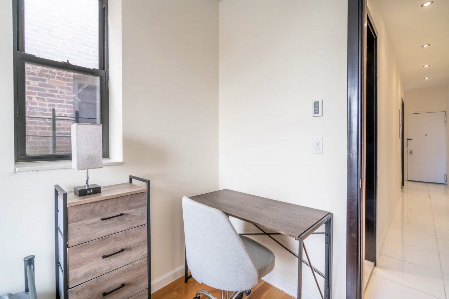  Medium Room W/ Desk And AC (801)  -  Stunning Bright Complex w/ Terrace + Coworking  - Gallery -  6