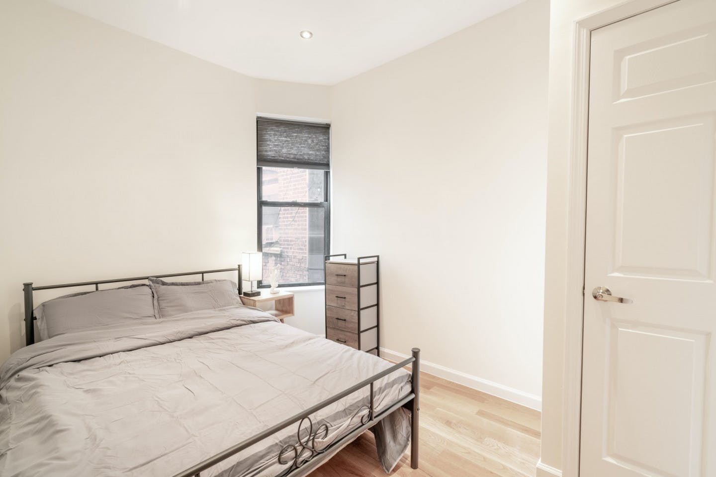  Medium Room W/ AC (802)  -  Stunning Bright Complex w/ Terrace + Coworking  - Gallery -  1