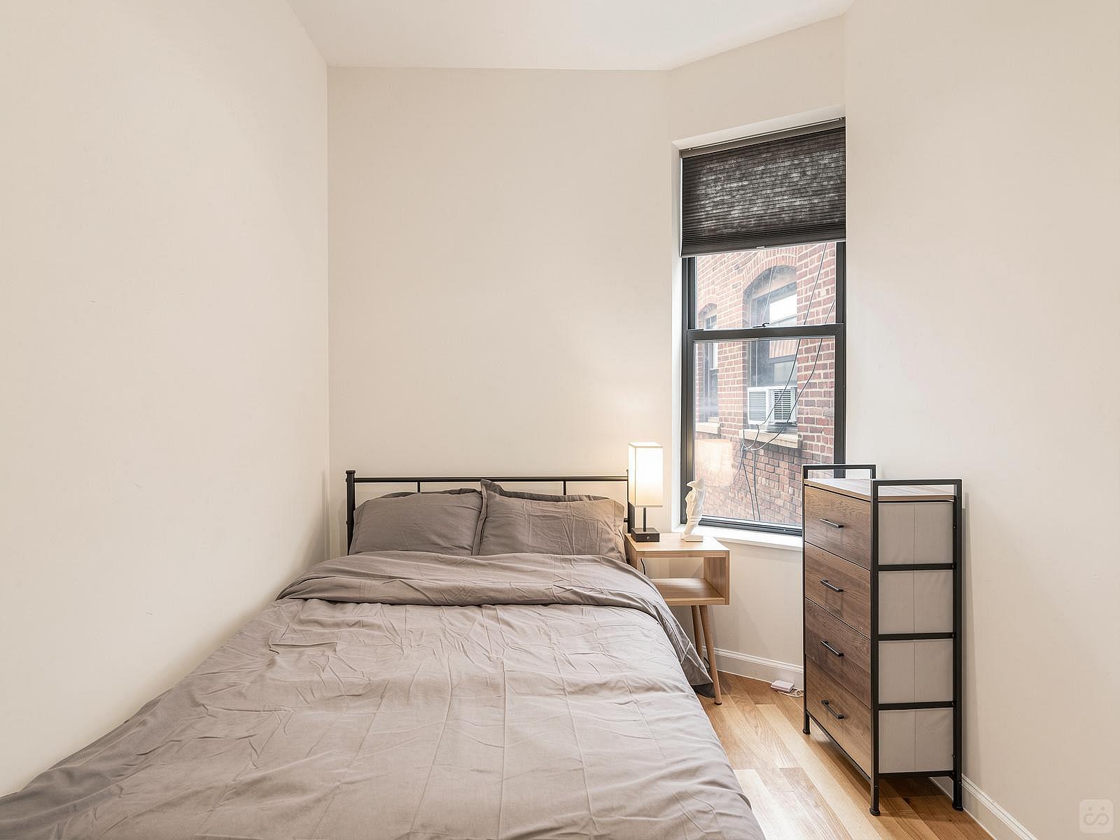  Medium Room W/ AC (802)  -  Stunning Bright Complex w/ Terrace + Coworking  - Gallery -  10