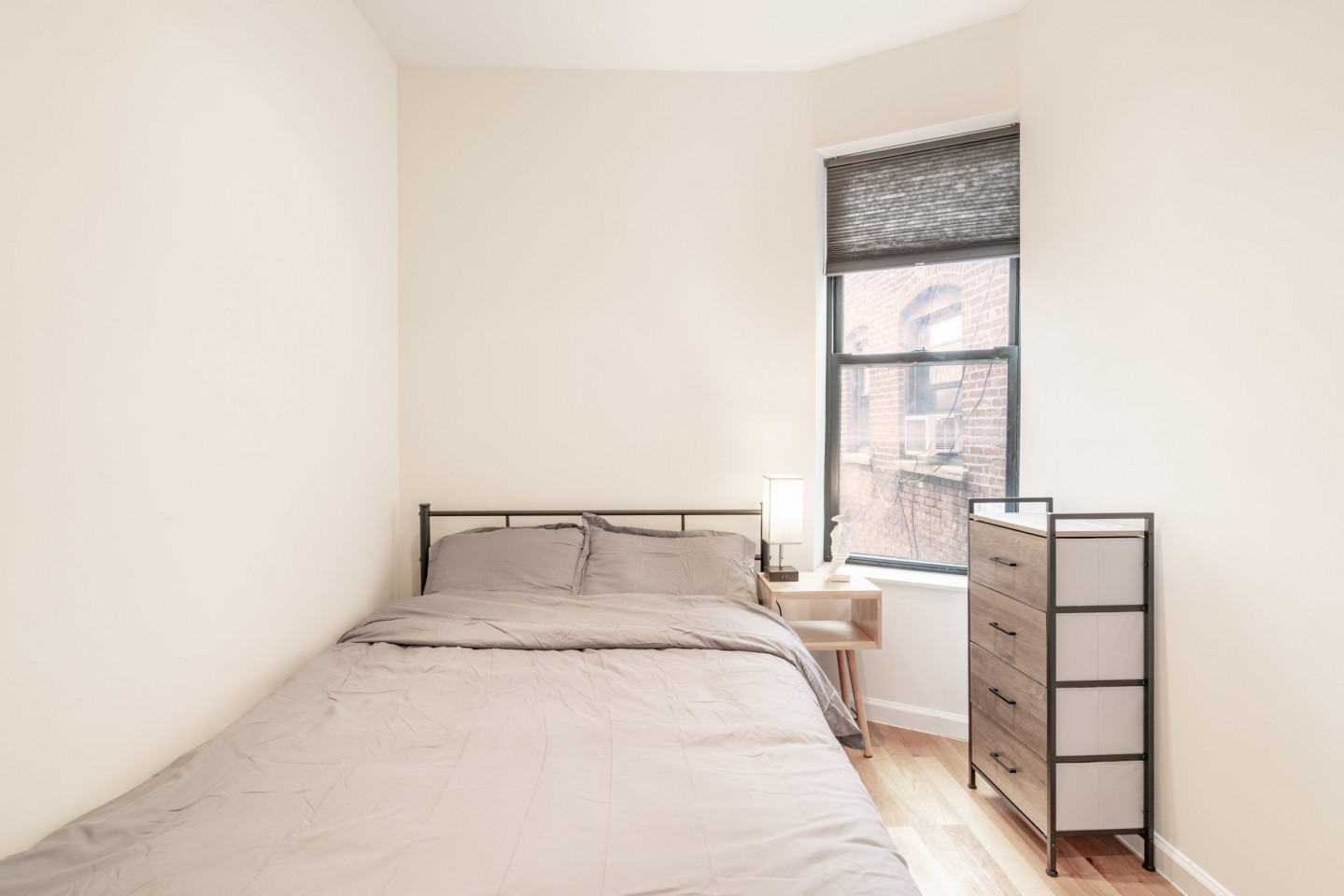  Medium Room W/ AC (802)  -  Stunning Bright Complex w/ Terrace + Coworking  - Gallery -  6