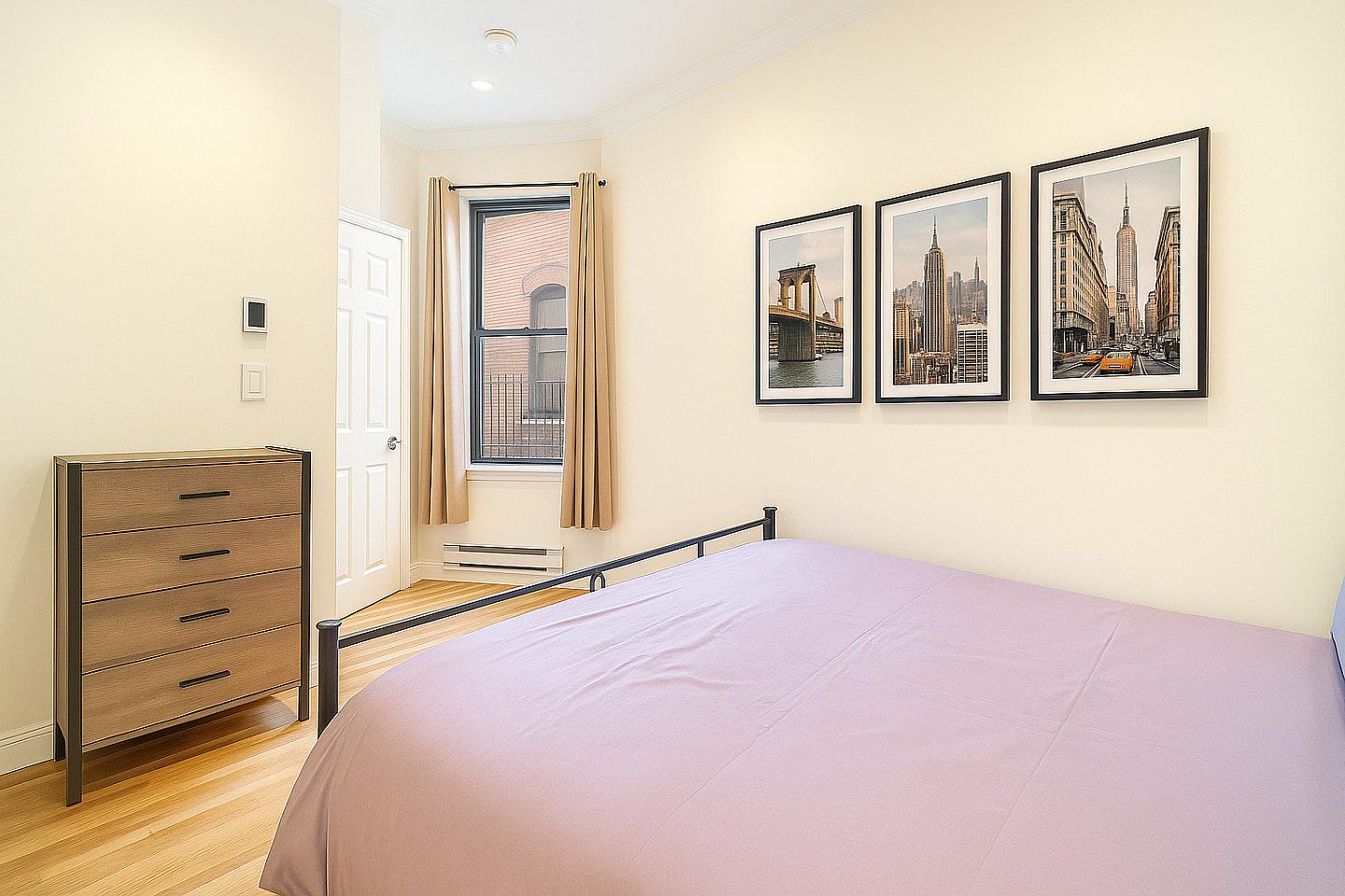 Medium Room (803) - Stunning Bright Complex w/ Terrace + Coworking - Gallery - 7
