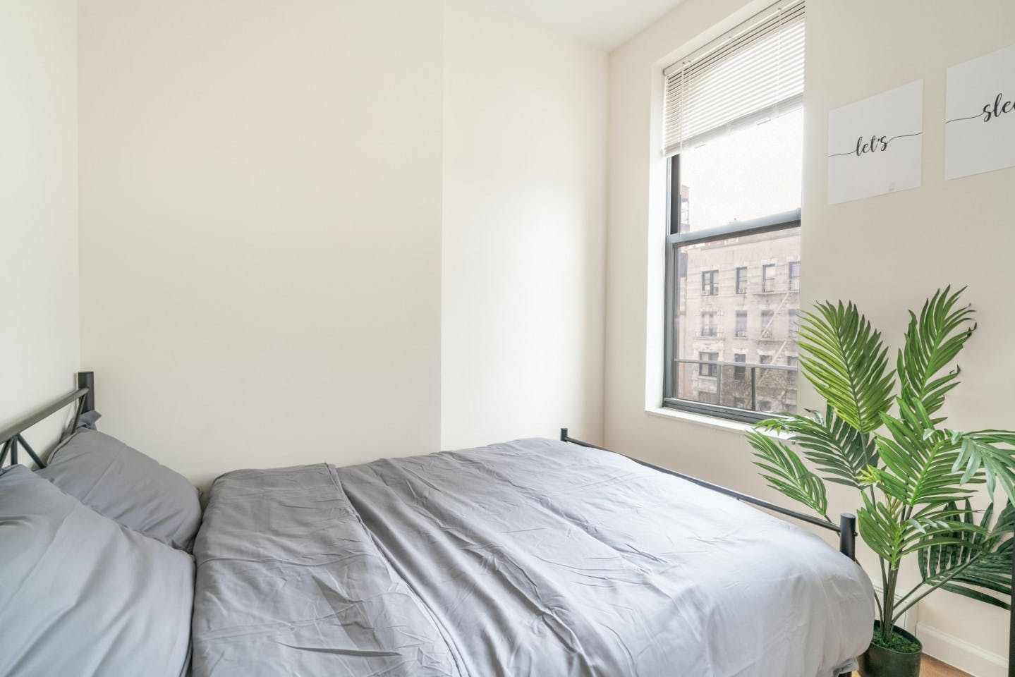  Large Room W/ Desk And AC (804)  -  Stunning Bright Complex w/ Terrace + Coworking  - Gallery -  3